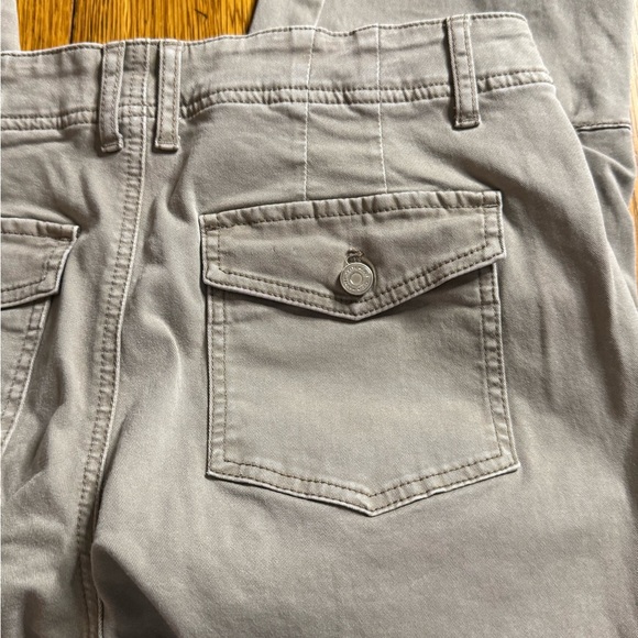 WHBM “The Slim Crop” Khaki Utility– Size 8 | Zipped, Snatched, Ready to Roll - Picture 7 of 13